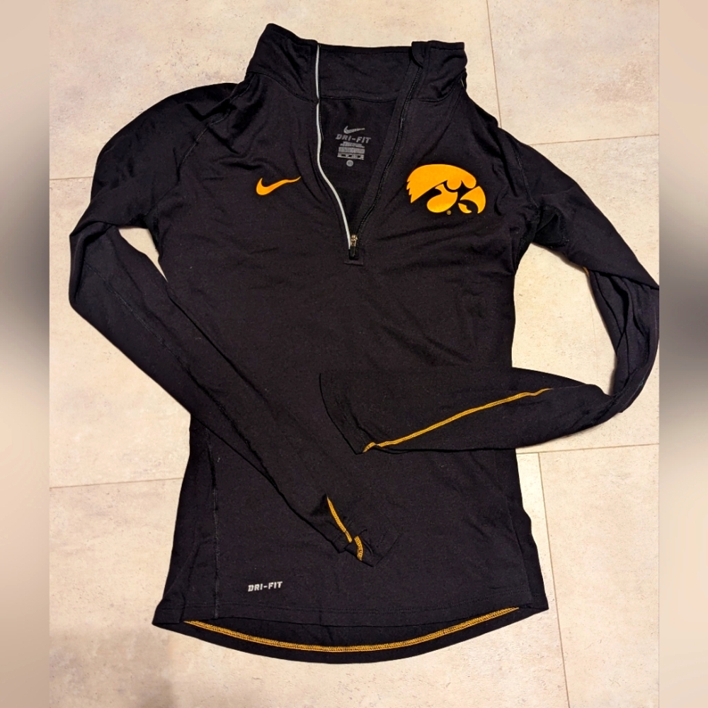 Nike University of Iowa pullover, XS